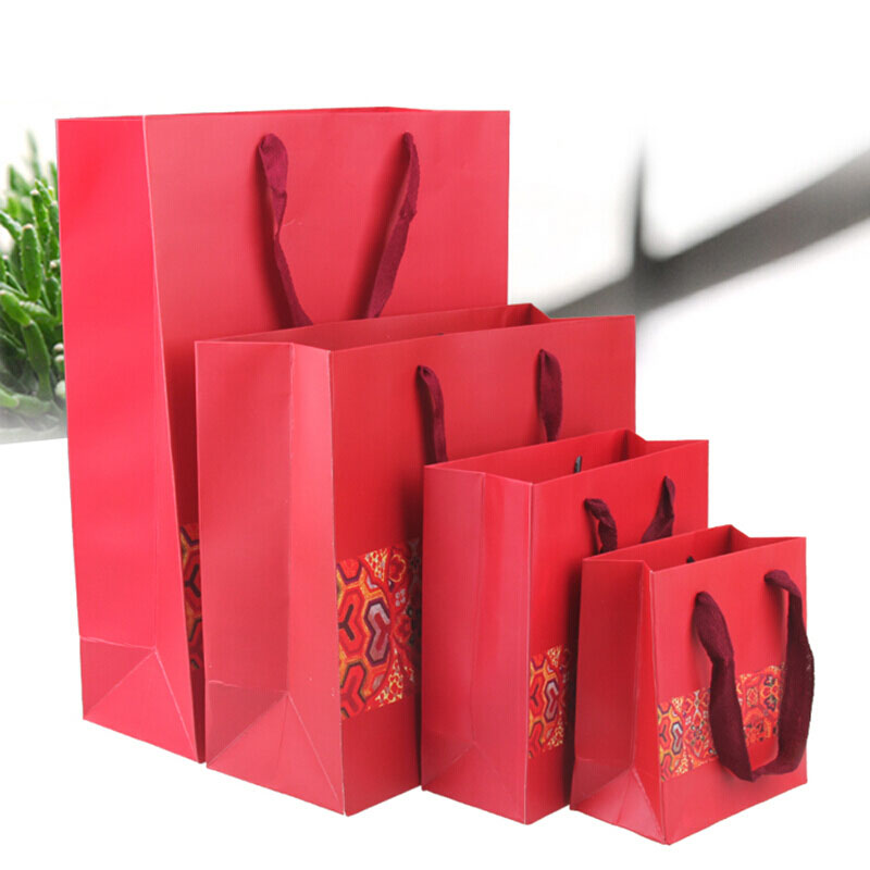 What are the top ways to personalize a hand gift handbag for a loved one
