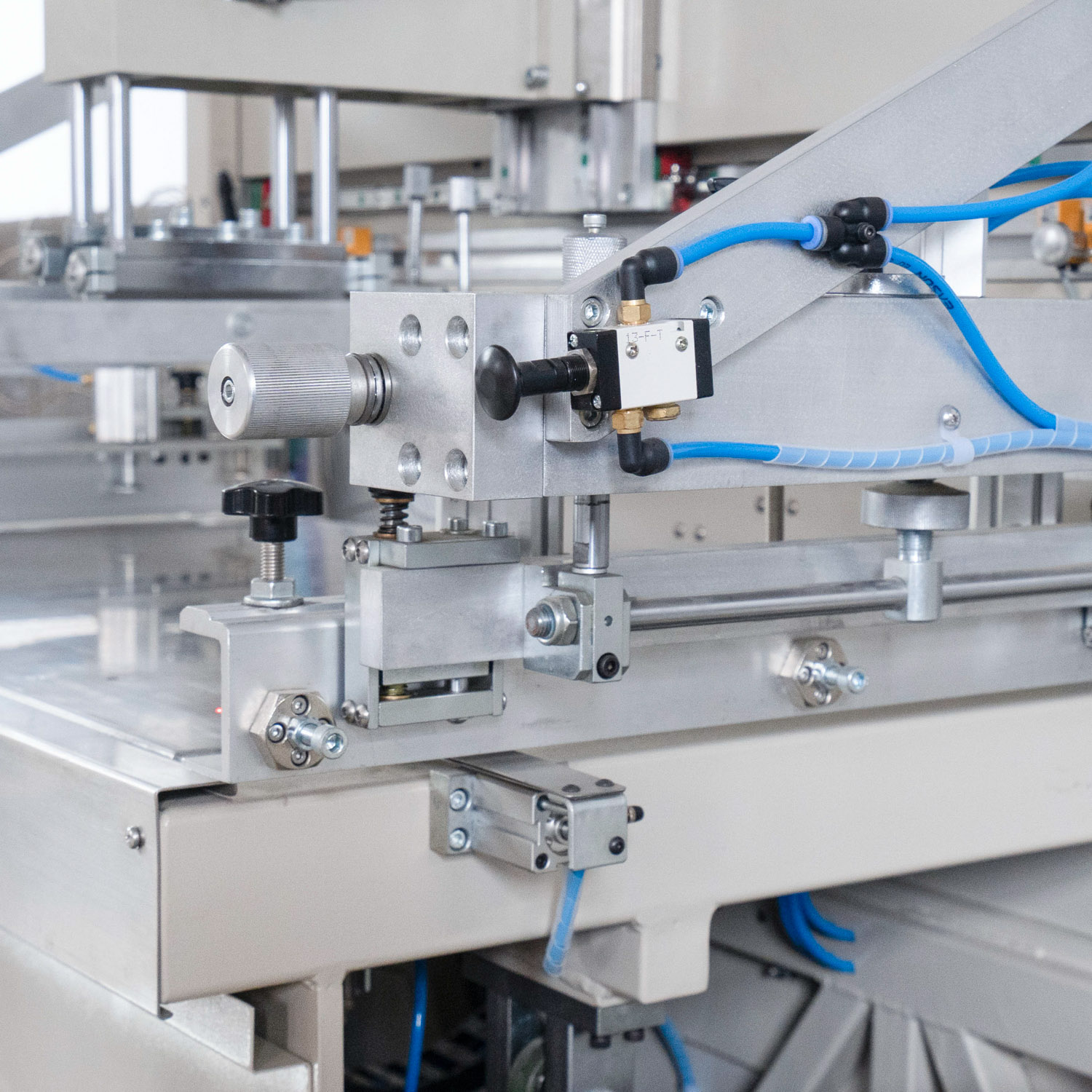 Easy to operate automatic screen printing machine HY-H56