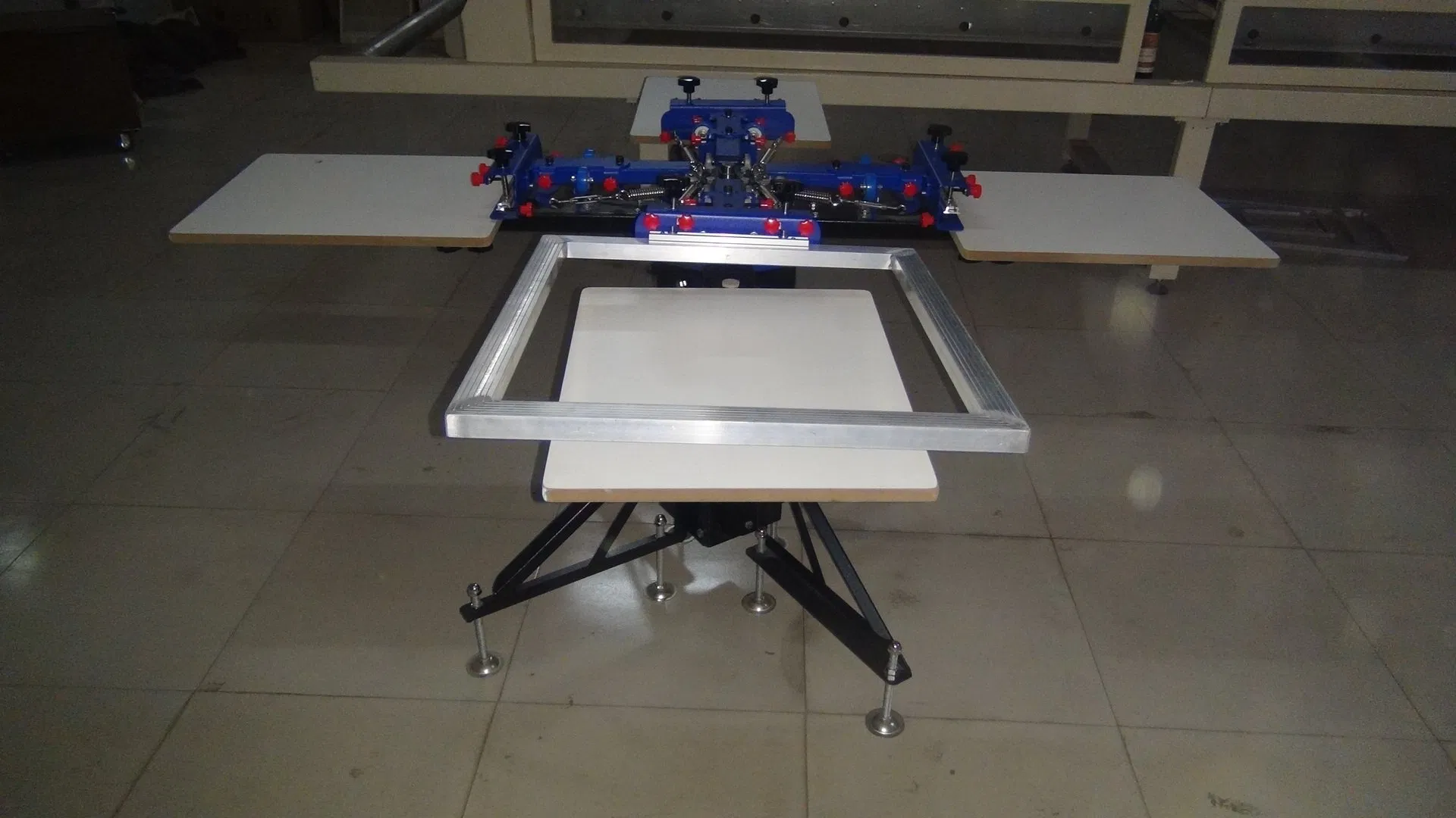 T-Shirt Silk Screen Printer for Individualized Customization Clothing
